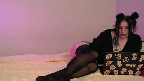 Pretty Kriss online show from 4, 2, 2025