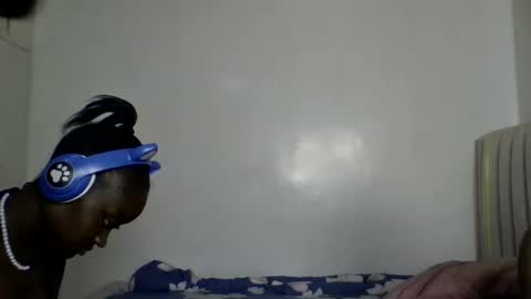 pretty luv1 online show from 3, 2, 2026