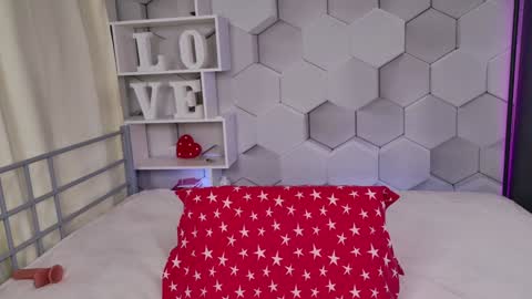 Pretty Marta online show from 1, 2, 2025