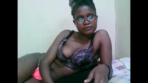 Snapshot of pretty_mellan chatting on 24, 1, 2025 pretty_mellan online show from 24, 1, 2025