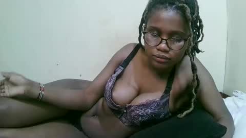 Snapshot of pretty_mellan chatting on 19, 2, 2025 pretty_mellan online show from 19, 2, 2025