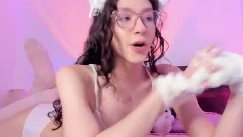 pretty_moonn2 online show from 15, 7, 2026