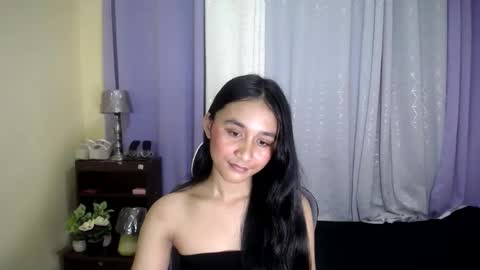 Snapshot of pretty_morenaxx chatting on 5, 3, 2025 Marimar online show from 5, 3, 2025