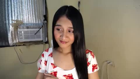Snapshot of pretty_morenaxx chatting on 6, 10, 2025 Marimar online show from 6, 10, 2025