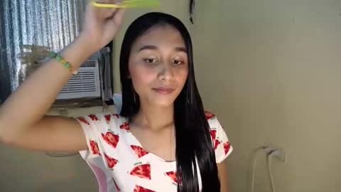 Snapshot of pretty_morenaxx chatting on 14, 10, 2025 Marimar online show from 14, 10, 2025