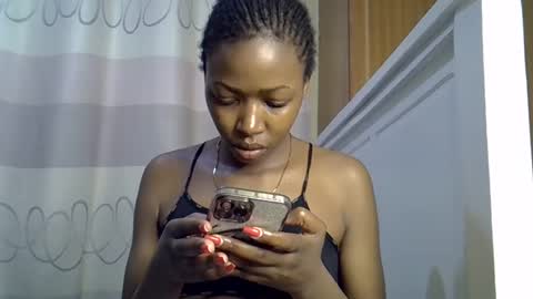 Snapshot of pretty_petite24 chatting on 15, 1, 2025 pretty_petite24 online show from 15, 1, 2025