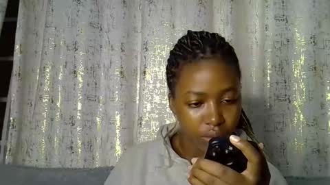 Snapshot of pretty_petite24 chatting on 25, 2, 2026 pretty_petite24 online show from 25, 2, 2026