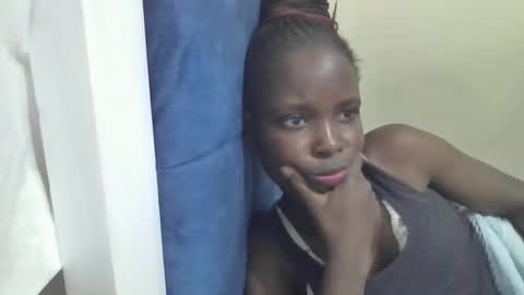 Snapshot of pretty_petite_ebony chatting on 17, 4, 2026 pretty_petite_ebony online show from 17, 4, 2026