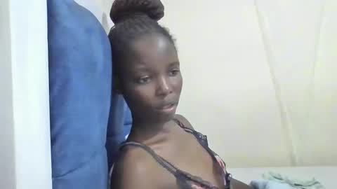 Snapshot of pretty_petite_ebony chatting on 25, 4, 2026 pretty_petite_ebony online show from 25, 4, 2026