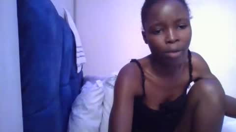 Snapshot of pretty_petite_ebony chatting on 26, 4, 2026 pretty_petite_ebony online show from 26, 4, 2026