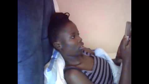 Snapshot of pretty_petite_ebony chatting on 28, 4, 2026 pretty_petite_ebony online show from 28, 4, 2026