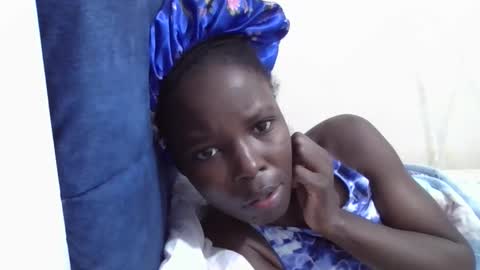 Snapshot of pretty_petite_ebony chatting on 1, 5, 2026 pretty_petite_ebony online show from 1, 5, 2026