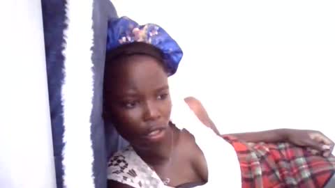 Snapshot of pretty_petite_ebony chatting on 11, 5, 2026 pretty_petite_ebony online show from 11, 5, 2026