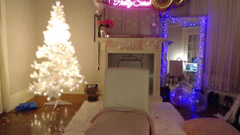 Snapshot of pretty_sara chatting on 12, 12, 2024 Pretty Sara online show from 12, 12, 2024