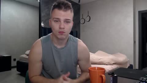 Snapshot of pretty_sweety chatting on 26, 10, 2025 Justin online show from 26, 10, 2025