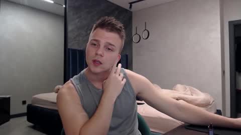 Snapshot of pretty_sweety chatting on 31, 10, 2025 Justin online show from 31, 10, 2025