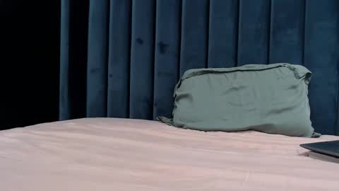 Snapshot of pretty_sweety chatting on 10, 11, 2025 Justin online show from 10, 11, 2025