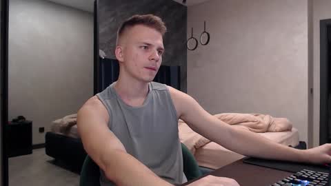 Snapshot of pretty_sweety chatting on 12, 11, 2025 Justin online show from 12, 11, 2025