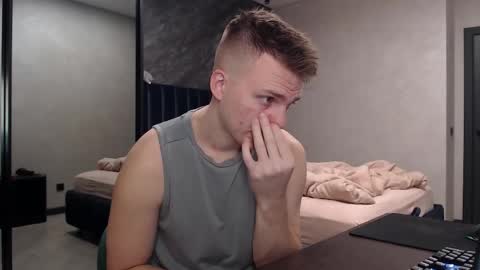 Snapshot of pretty_sweety chatting on 13, 11, 2025 Justin online show from 13, 11, 2025