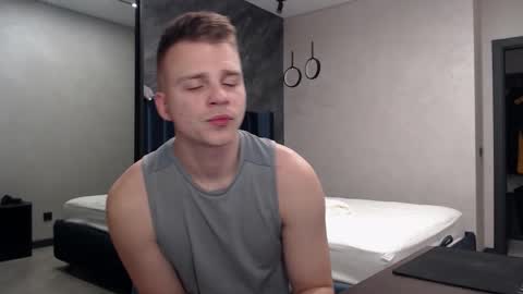 Snapshot of pretty_sweety chatting on 15, 11, 2025 Justin online show from 15, 11, 2025