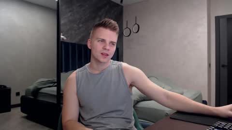 Snapshot of pretty_sweety chatting on 21, 11, 2025 Justin online show from 21, 11, 2025