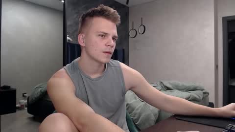 Snapshot of pretty_sweety chatting on 26, 11, 2025 Justin online show from 26, 11, 2025