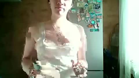Snapshot of prettybella_7 chatting on 10, 7, 2026 Bella online show from 10, 7, 2026