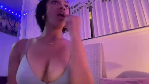 Snapshot of prettyblackgal chatting on 7, 8, 2026 prettyblackgal online show from 7, 8, 2026