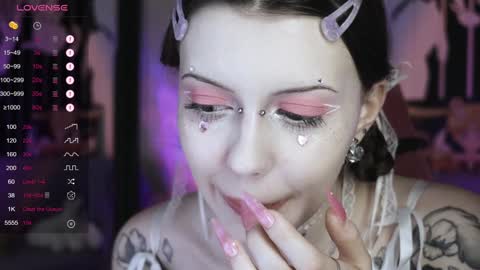 Violet online show from 1, 1, 2025