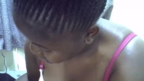 prettybooty1 online show from 8, 3, 2025