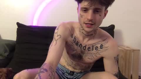 Snapshot of prettyboyszn chatting on 21, 10, 2025 pretty boy online show from 21, 10, 2025