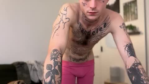 Snapshot of prettyboyszn chatting on 8, 5, 2026 pretty boy online show from 8, 5, 2026