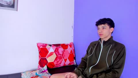 Snapshot of prettybunnies08 chatting on 24, 1, 2025 Enzo Denis online show from 24, 1, 2025