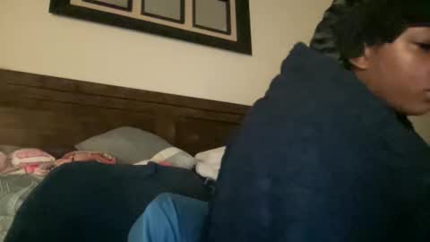 prettyfacefemale online show from 15, 4, 2026