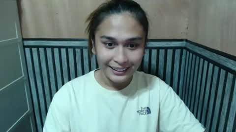 Snapshot of prettykate_04 chatting on 7, 10, 2025 Kate online show from 7, 10, 2025