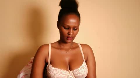 Snapshot of prettykeilaa chatting on 2, 2, 2026 prettykeilaa online show from 2, 2, 2026