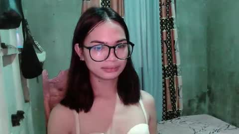 prettykhelcy online show from 16, 4, 2026