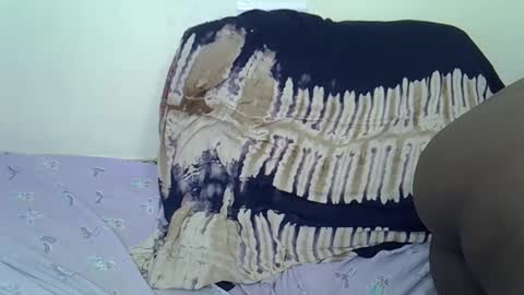 Snapshot of prettyliz30 chatting on 13, 11, 2025 LILIAN online show from 13, 11, 2025