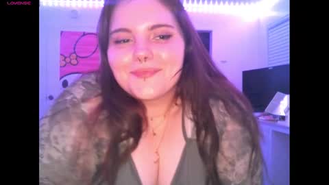 pretttypearl online show from 24, 9, 2025