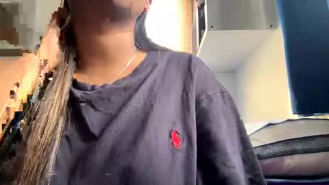 prettyyalisha online show from 15, 4, 2026