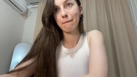 Snapshot of prettyyy_angel chatting on 17, 5, 2026 prettyyy_angel online show from 17, 5, 2026