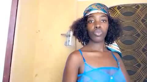 prettyzuzu online show from 4, 11, 2025