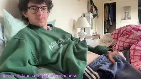 Peaches online show from 5, 11, 2025