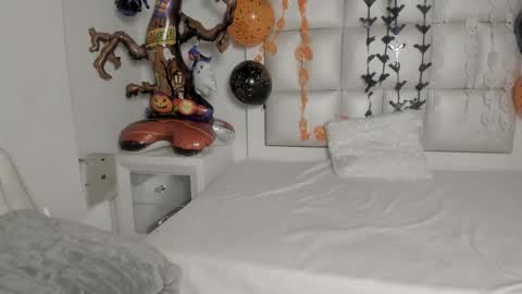 princess_tokyo_ online show from 27, 10, 2025