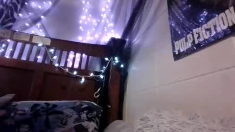 Holly love online show from 30, 10, 2025