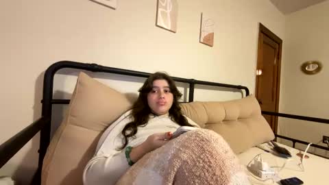 Snapshot of princesslaylaa chatting on 28, 9, 2025 princessviccxo online show from 28, 9, 2025