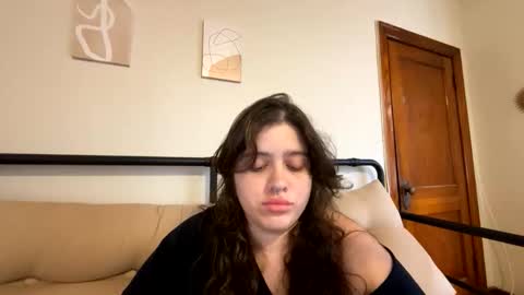 Snapshot of princesslaylaa chatting on 17, 12, 2025 princessviccxo online show from 17, 12, 2025