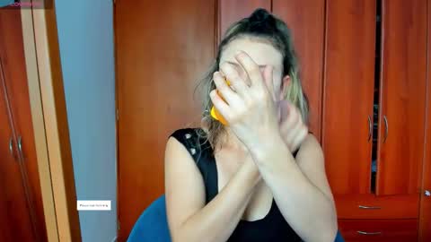 Snapshot of princessmariana25 chatting on 30, 3, 2026 princessmariana25 online show from 30, 3, 2026