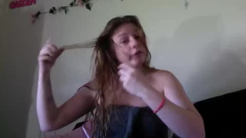 Snapshot of princesssnowflk84 chatting on 4, 6, 2026 princesssnowflk84 online show from 4, 6, 2026