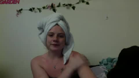 Snapshot of princesssnowflk84 chatting on 22, 6, 2026 princesssnowflk84 online show from 22, 6, 2026